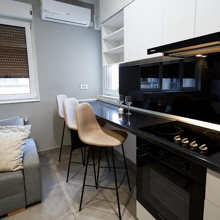 Minimalist Design Apartament In Magheru Bukarest Eksteriør billede