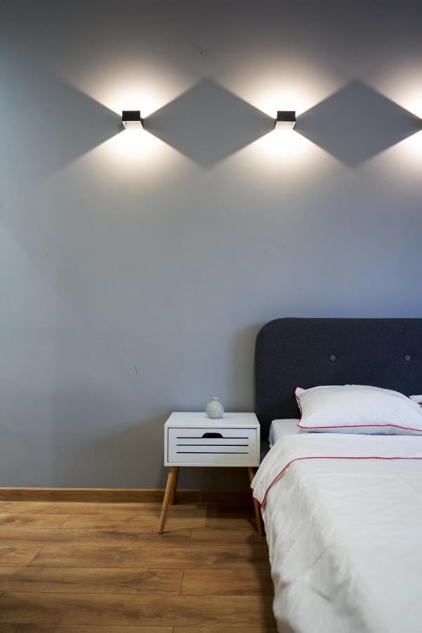 Minimalist Design Apartament In Magheru Bukarest Eksteriør billede